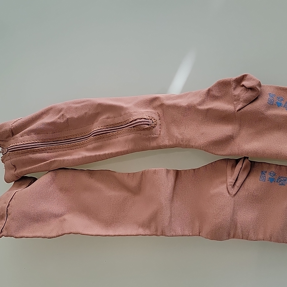 Jobst.. Graduated compression stocking. Knee small - Picture 5 of 8